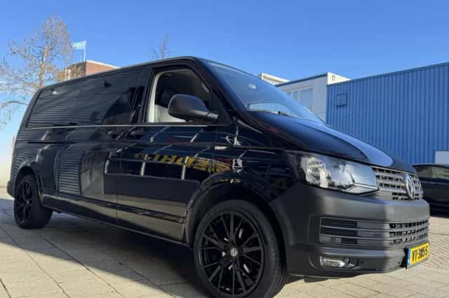 Volkswagen Transporter (2016) thumbnail 10