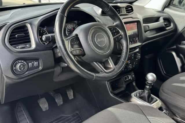 Jeep Renegade (2019) thumbnail 21