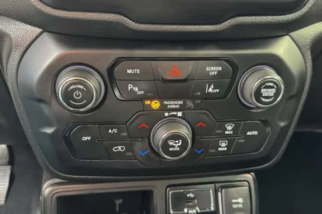 Jeep Renegade (2019) thumbnail 38