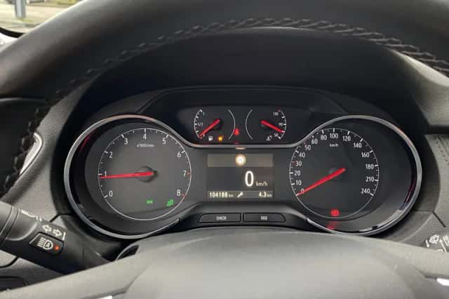 Opel Grandland (2018) thumbnail 3