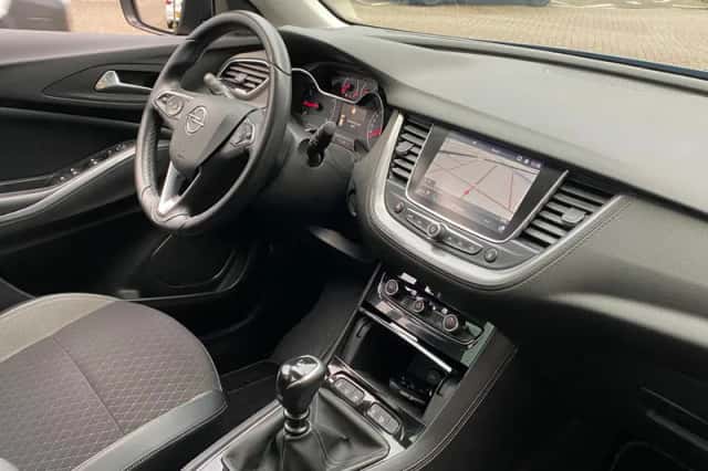 Opel Grandland (2018) thumbnail 33