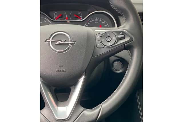 Opel Grandland (2018) thumbnail 36
