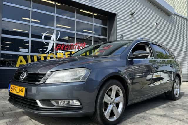 Volkswagen Passat (2013) thumbnail 1