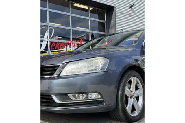 Volkswagen Passat (2013) thumbnail 14