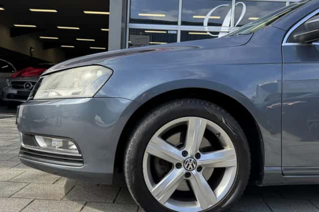 Volkswagen Passat (2013) thumbnail 16