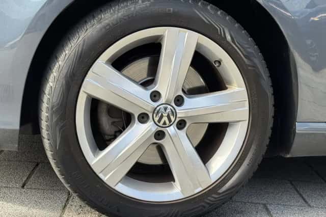 Volkswagen Passat (2013) thumbnail 17
