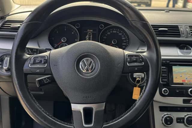 Volkswagen Passat (2013) thumbnail 29