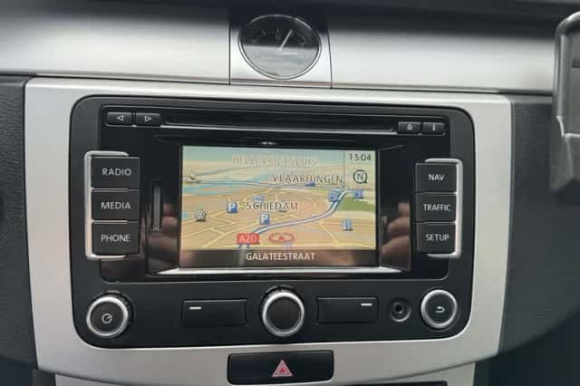 Volkswagen Passat (2013) thumbnail 33