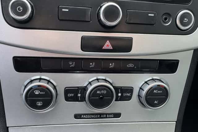 Volkswagen Passat (2013) thumbnail 35