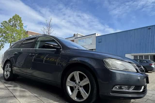 Volkswagen Passat (2013) thumbnail 10