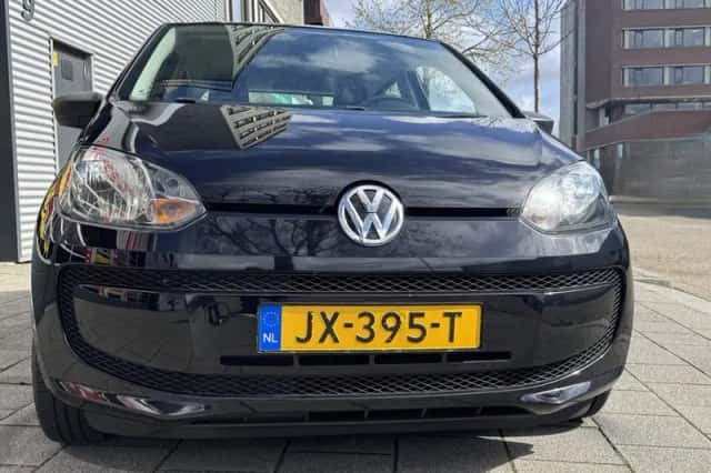 Volkswagen Up! (2016) thumbnail 11