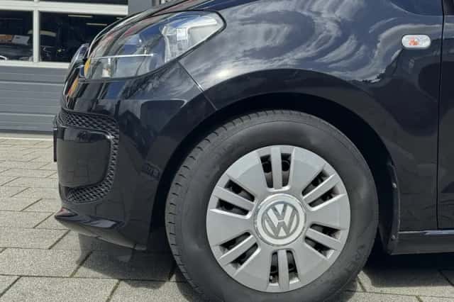 Volkswagen Up! (2016) thumbnail 16