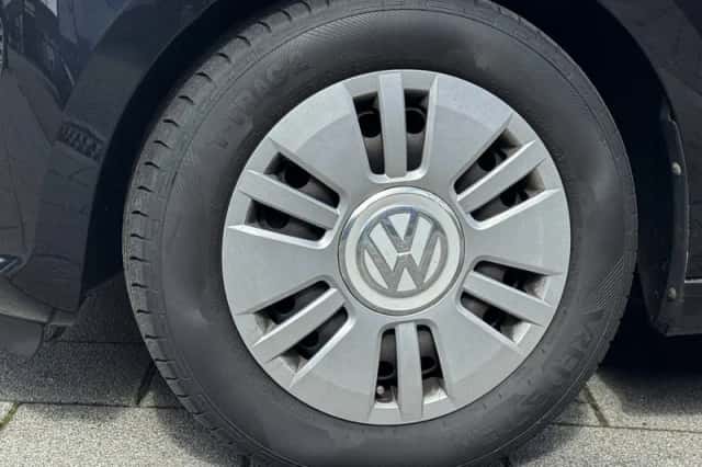 Volkswagen Up! (2016) thumbnail 17