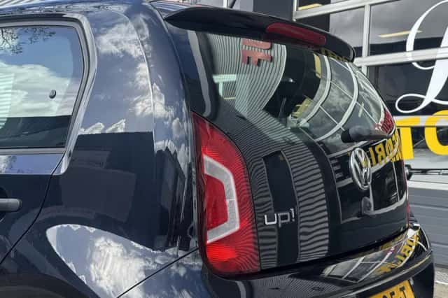 Volkswagen Up! (2016) thumbnail 20