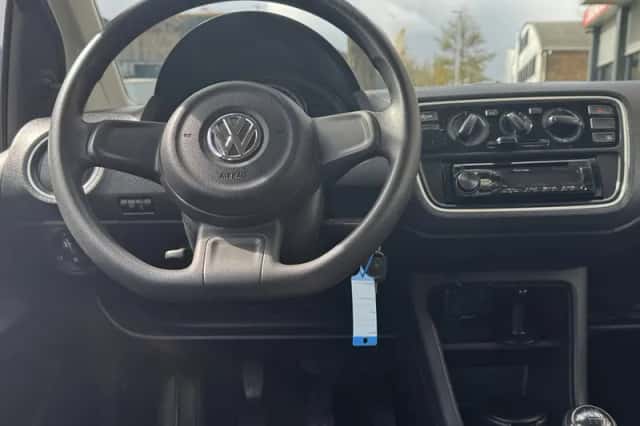 Volkswagen Up! (2016) thumbnail 30