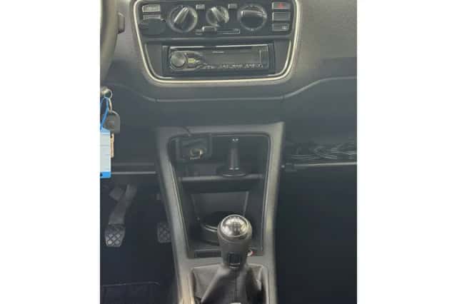 Volkswagen Up! (2016) thumbnail 31