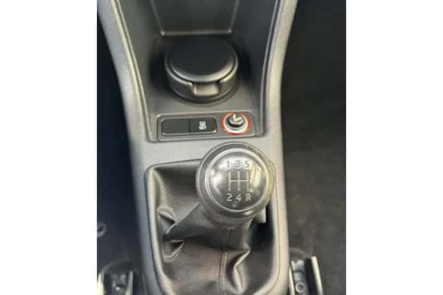 Volkswagen Up! (2016) thumbnail 33