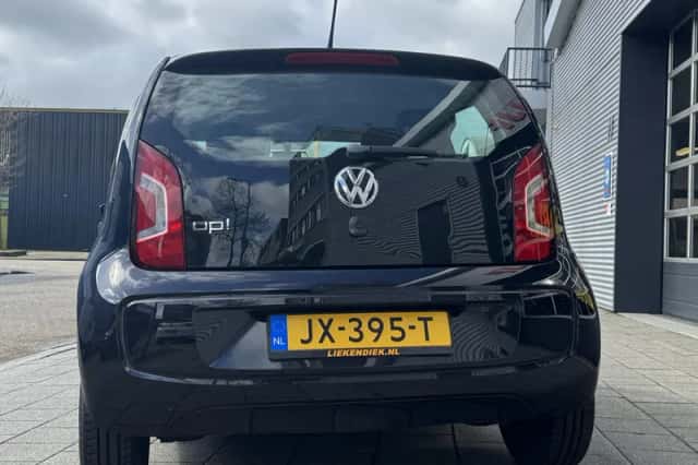Volkswagen Up! (2016) thumbnail 8
