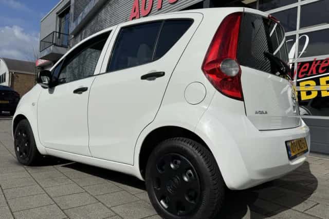 Opel Agila (2010) thumbnail 7