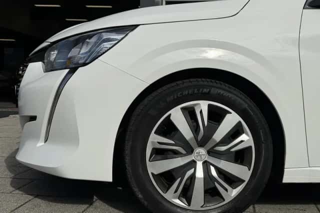 Peugeot 208 (2019) thumbnail 17