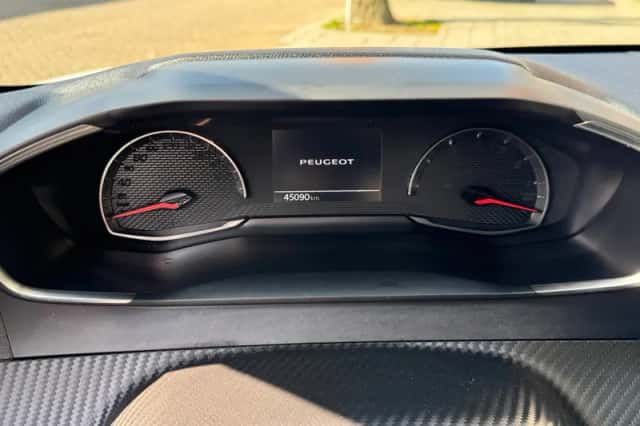 Peugeot 208 (2019) thumbnail 3