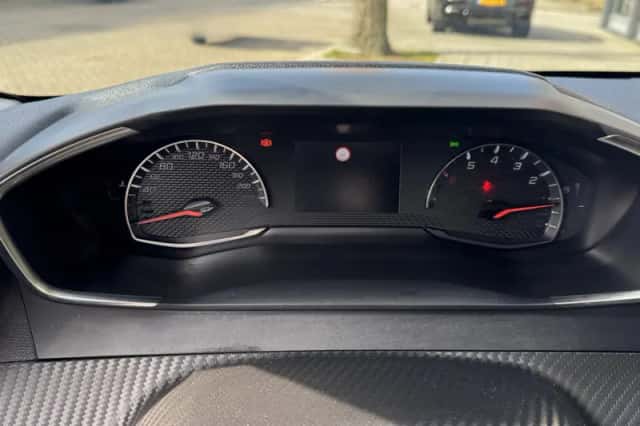 Peugeot 208 (2019) thumbnail 37