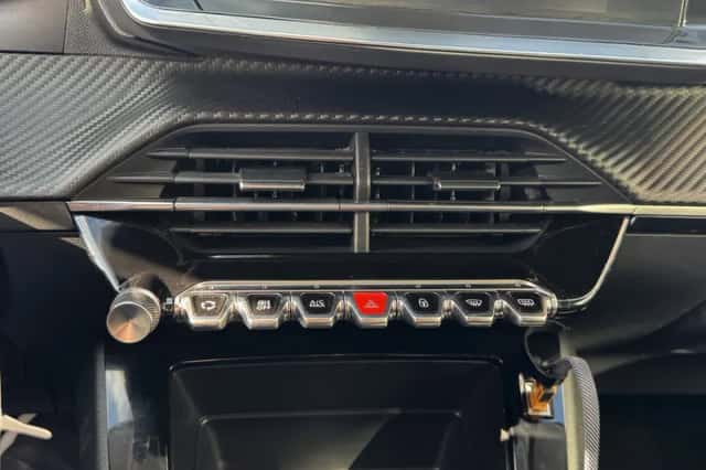 Peugeot 208 (2019) thumbnail 38