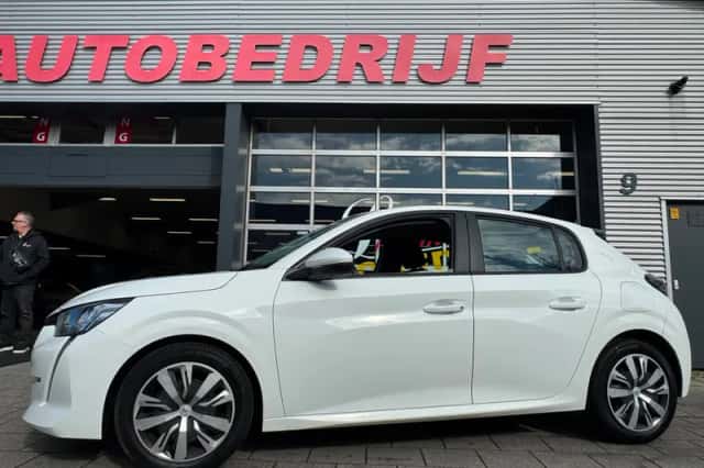 Peugeot 208 (2019) thumbnail 6