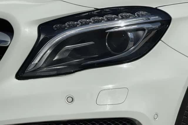 Mercedes-Benz GLA (2017) thumbnail 13