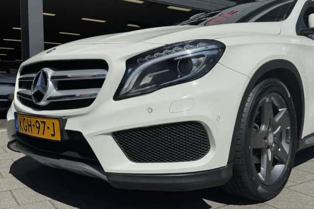 Mercedes-Benz GLA (2017) thumbnail 17