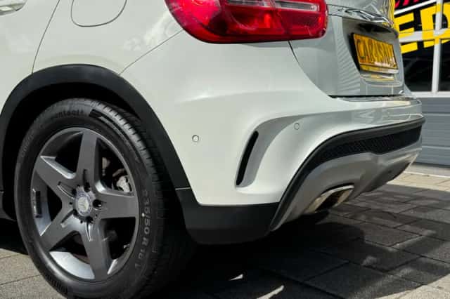 Mercedes-Benz GLA (2017) thumbnail 22