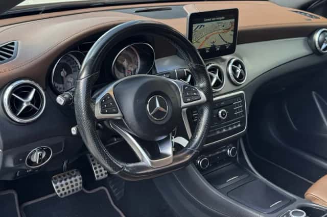 Mercedes-Benz GLA (2017) thumbnail 28