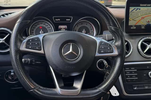 Mercedes-Benz GLA (2017) thumbnail 34