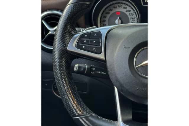 Mercedes-Benz GLA (2017) thumbnail 35