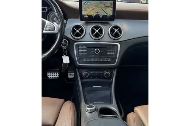 Mercedes-Benz GLA (2017) thumbnail 38