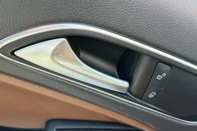 Mercedes-Benz GLA (2017) thumbnail 39
