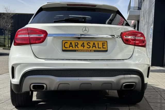 Mercedes-Benz GLA (2017) thumbnail 9