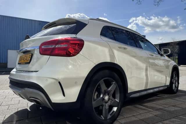 Mercedes-Benz GLA (2017) thumbnail 10