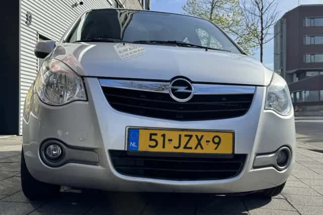 Opel Agila (2009) thumbnail 11