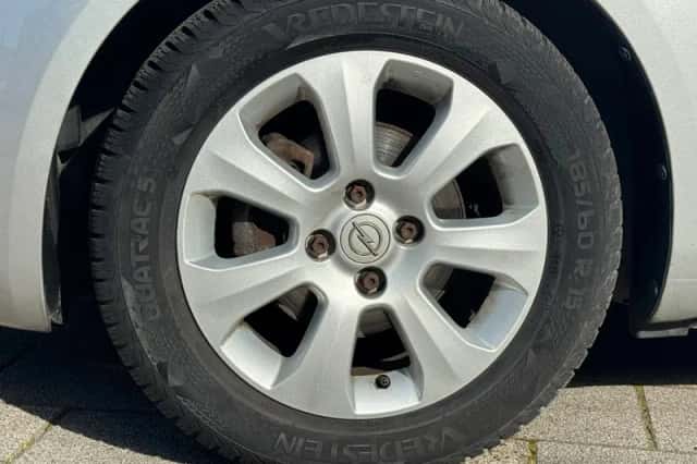 Opel Agila (2009) thumbnail 18