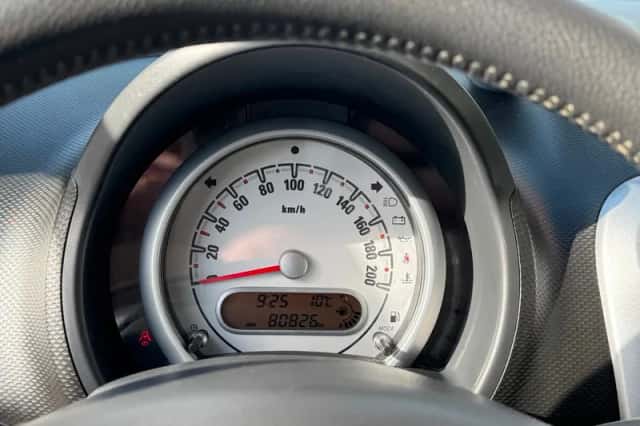 Opel Agila (2009) thumbnail 3