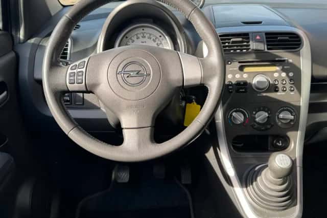 Opel Agila (2009) thumbnail 31