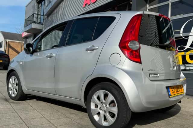 Opel Agila (2009) thumbnail 7