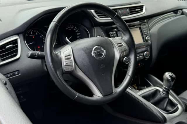 Nissan Qashqai (2017) thumbnail 2