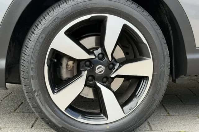 Nissan Qashqai (2017) thumbnail 16
