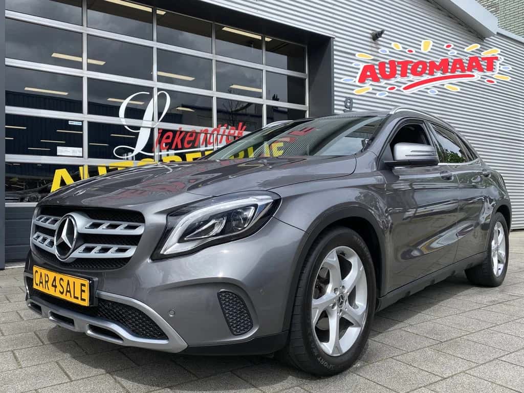 Mercedes-Benz GLA (2017) — foto 1