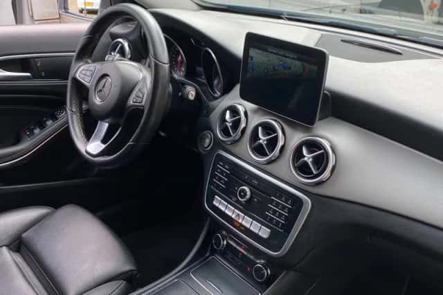 Mercedes-Benz GLA (2017) thumbnail 30