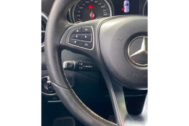 Mercedes-Benz GLA (2017) thumbnail 32