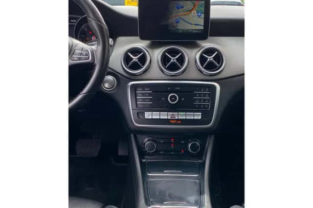 Mercedes-Benz GLA (2017) thumbnail 35