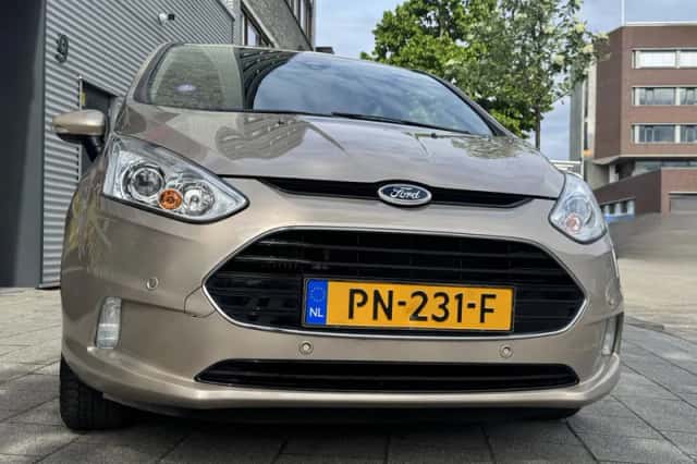Ford B-Max (2017) thumbnail 11